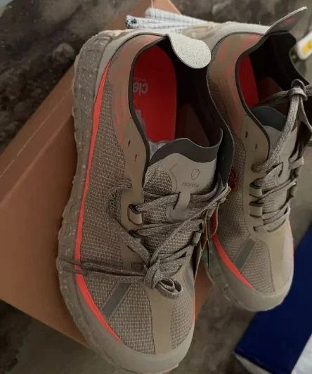 

Горячее Новое поступление 2025 года, бестселлерная модель, кроссовки для марафона, повседневная обувь, легкая атлетика, кроссовки, исключительное качество