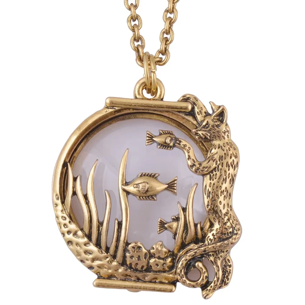 Magnifier Glass Pendant Sun with Moon and Stars Necklace Antique Gold Color Jewelry Opens and Closes