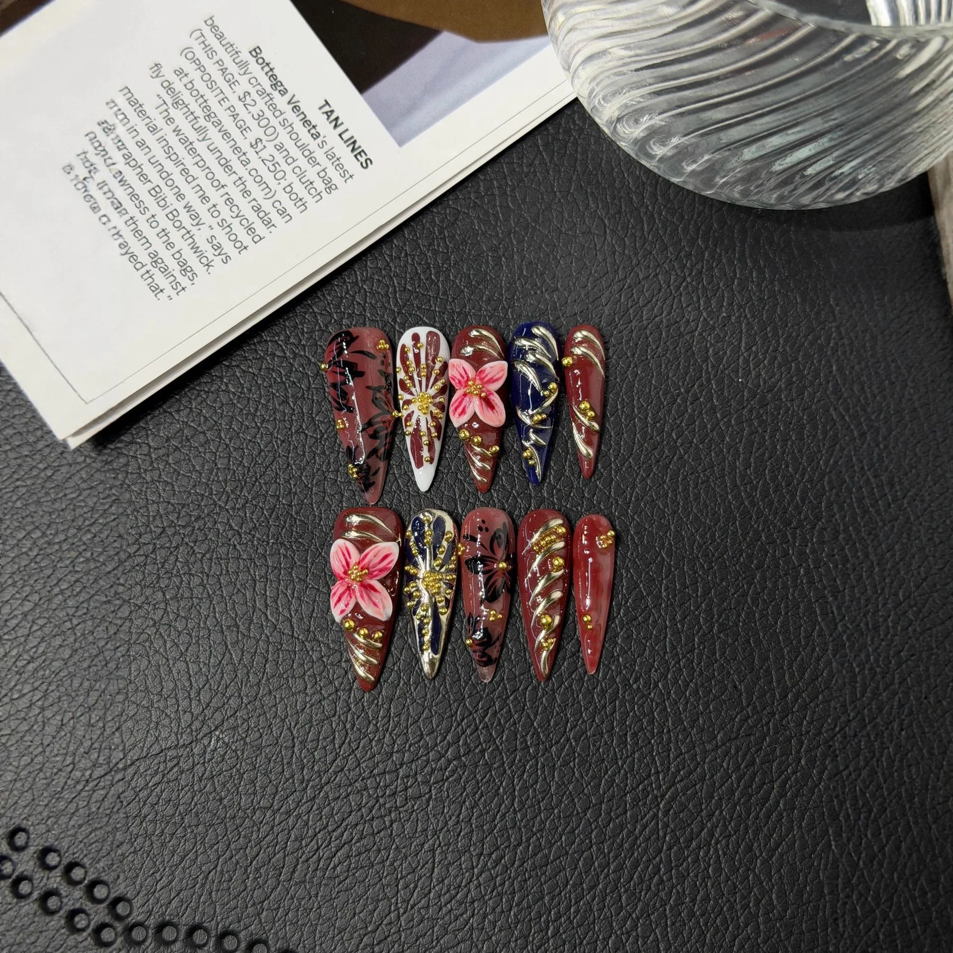 

24pcs 3D Flower Pearl Fake Nails Stiletto False Nail Colorful Sweet Sculpture Press on Nails Set Vintage Brown French Nail Art