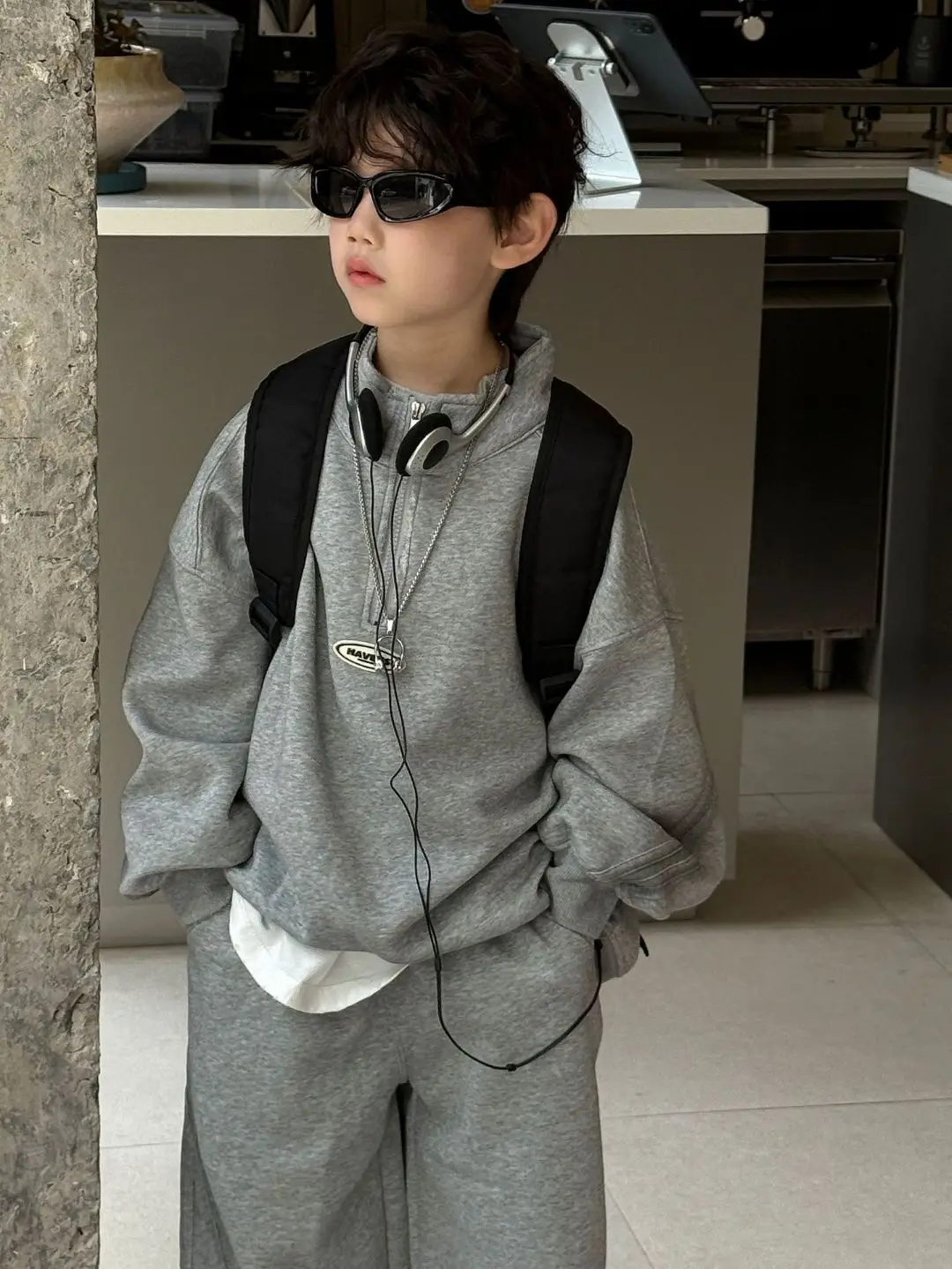 

Korean Style Loose Two Piece SetAutumn New Boys Fashion Casual Solid Color Simple Sweatshirt Set 2026 Children Clothing Boys