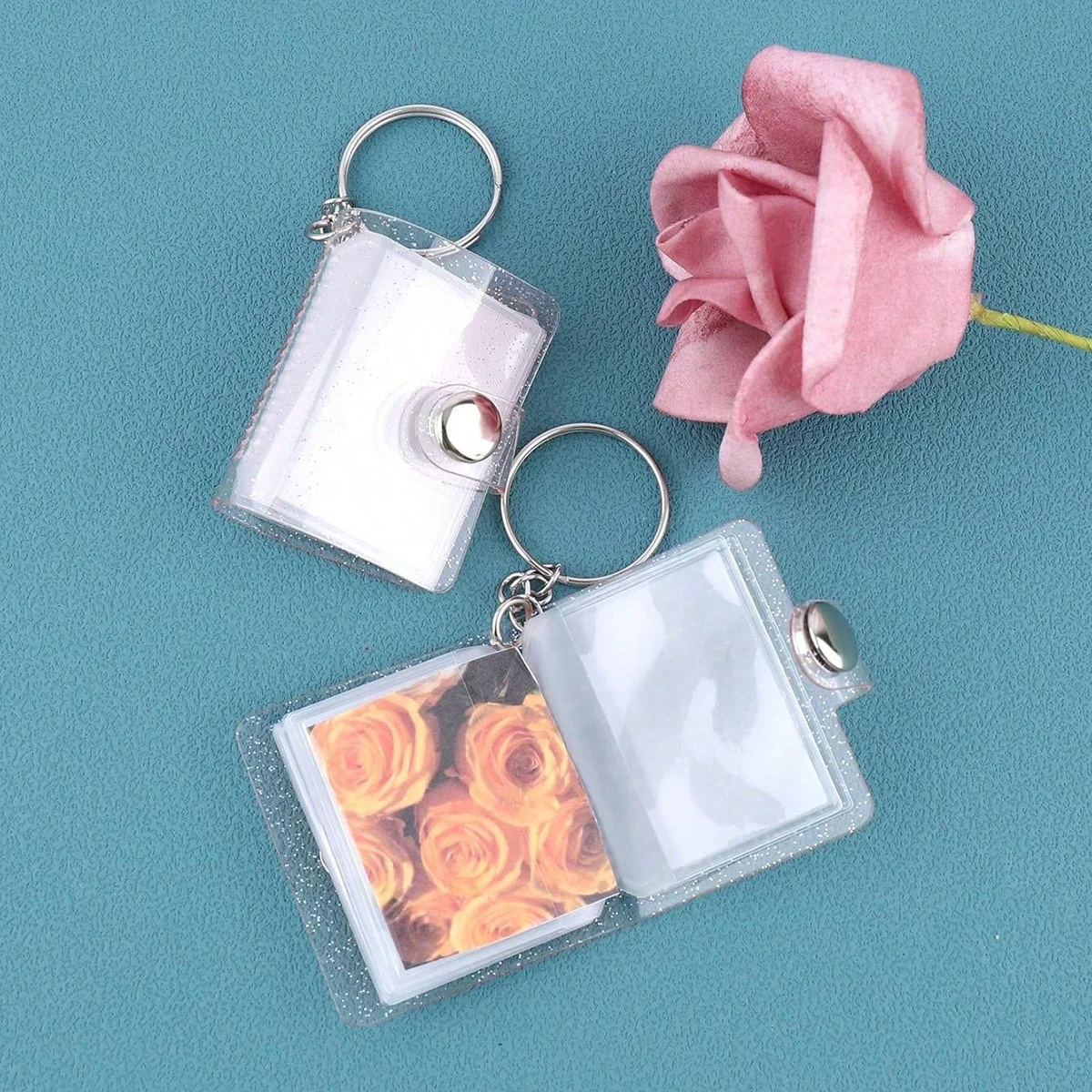 

A glitter card album storage folder, a portable card storage book with ring binder card sleeves (color optional)