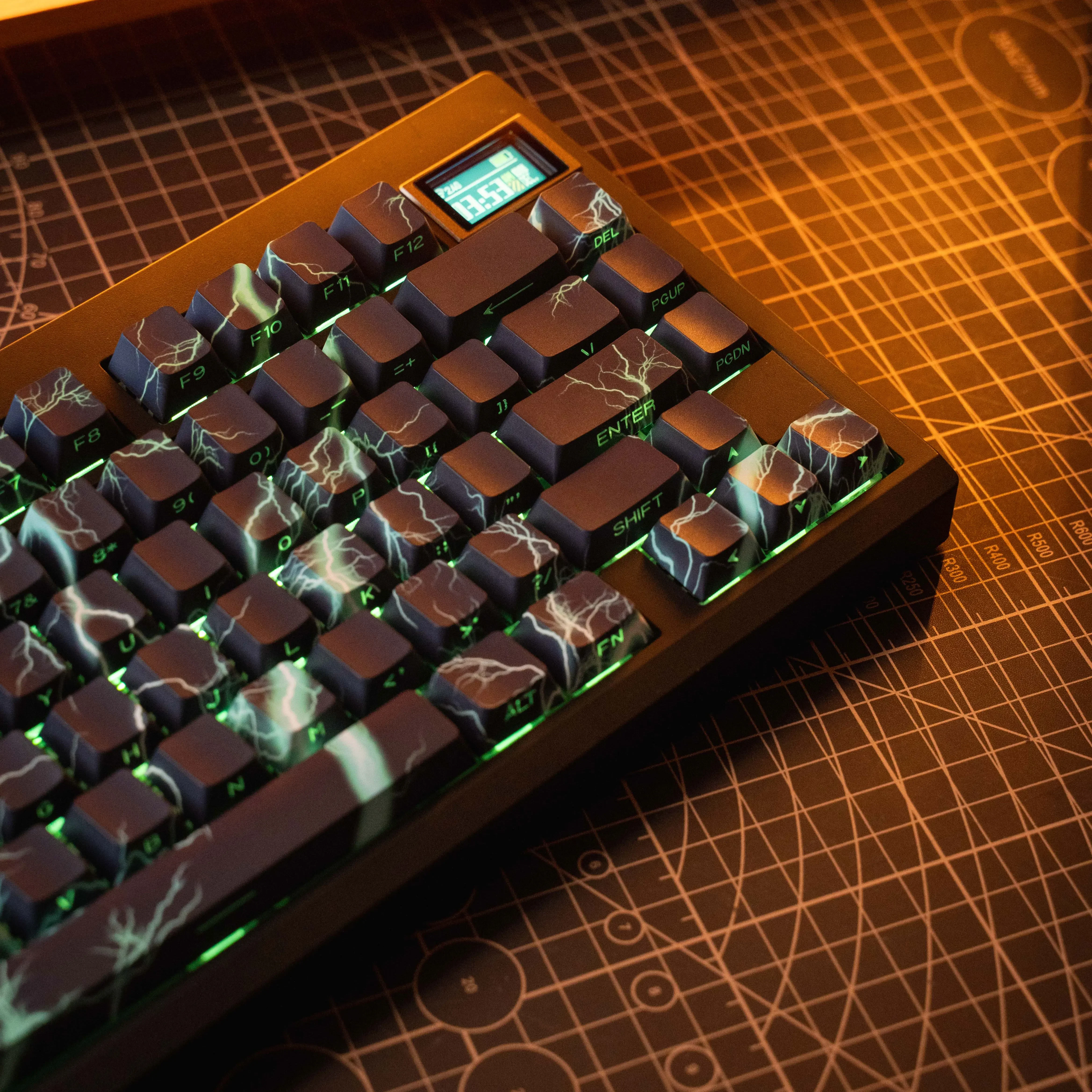 الأفعى الخضراء موضوع Keycap الكرز الشخصي الجانب محفورة شفافة كيكابس PBT التسامي الحراري شخصية غطاء لوحة المفاتيح بارد
