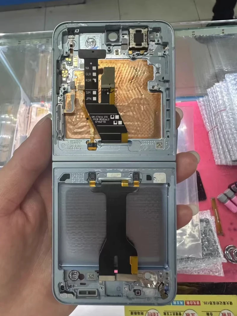 Middle Frame Housing With Hinge Rotating shaft Flex Cable Assembly Small Scratches for Samsung z flip 6 F741
