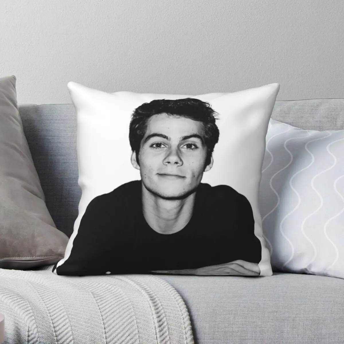 

Dylan O'Brien The Maze Runner Square Pillowcase Polyester Linen Velvet Pattern Zip Decorative Pillow Case Home Cushion Cover