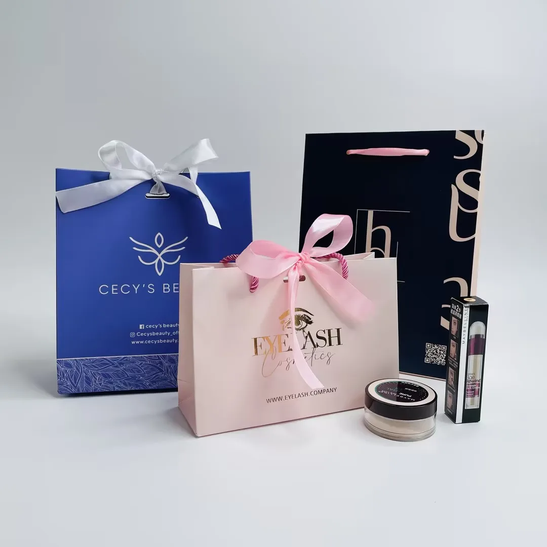 

Custom Logo Paper Gift lash cosmetic packaging shopping bag with own logo for small business