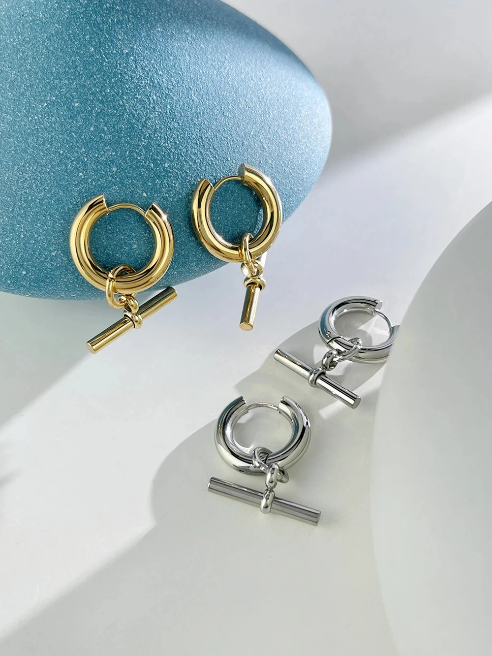 GHIDBK Vintage Stainless Steel T Bar Pendant Hoop Earrings for Women Metal Circle Huggie Earrings acero inoxidable joyería