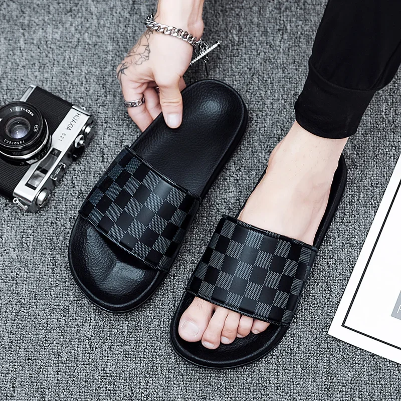 Men's Slippers Beach Sandals Fashion Casual Men's Shoes Outdoor Water Slippers Home Bathroom Use