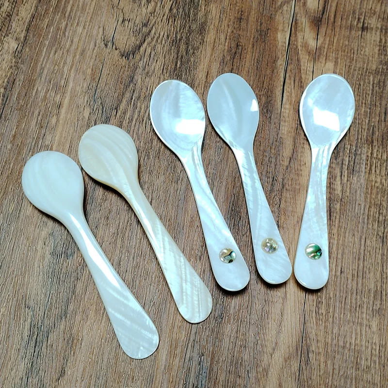 3 PCS Shell Caviar Spoons Mother of Pearl Caviar Spoons Round Handle for Caviar, Egg, Ice Cream, Coffee, Restaurant Serving