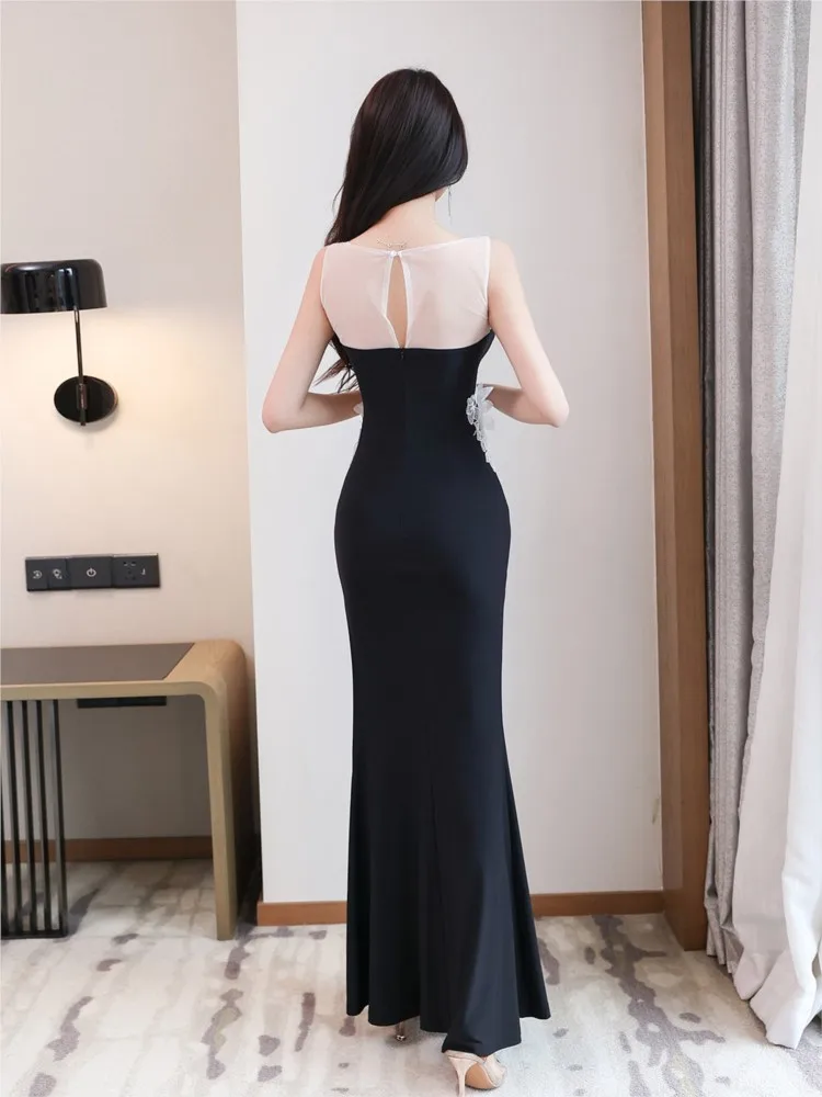 New fashionable low-cut long soft and form-fitting dress