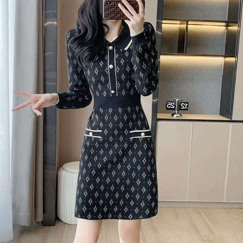 Rotes gestricktes A-Linien-Dr. Damen-Basisschicht-Farbe Blo Bright Tead Inner Wear Commute Sle Long Sve Doll Collar-Kleid