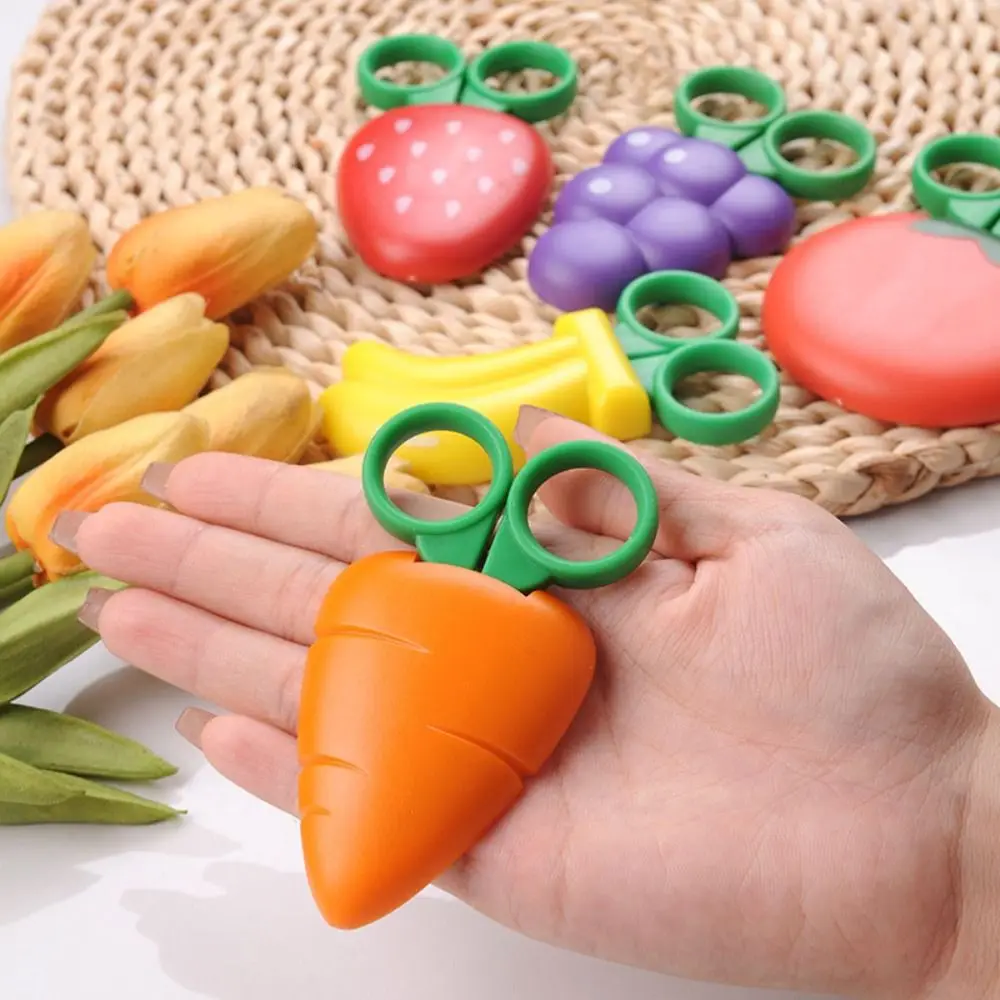 4Pcs Magnetic Cartoon Fruit Scissors Children's Banana Safe Mini Scissor Refrigerator Sticker Carrot Shape Mini Pocket Scissors