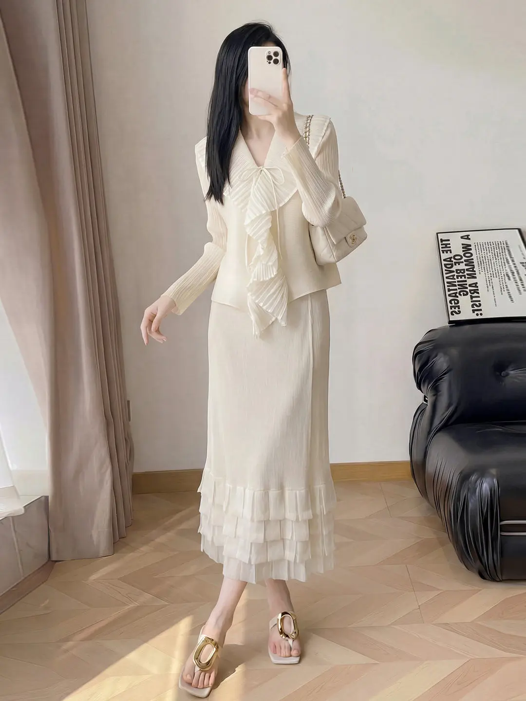 

Elegant V-Neck Long Sleeve Shirt Thin Pleated Lace Trim Spring Summer Casual Fashion Women's Shirt Polyester Material High El...
