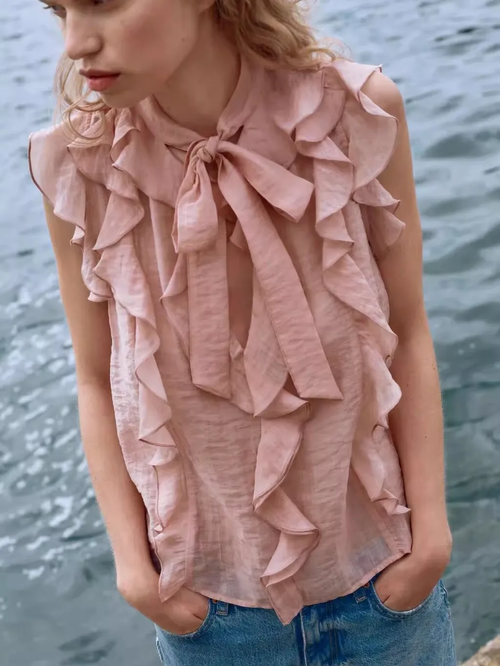 

Новое поступление, милая летняя блузка, женская блузка с декоративной кружевной отделкой, свободная посадка с v-образным вырезом, тонкий дышащий полиэстер