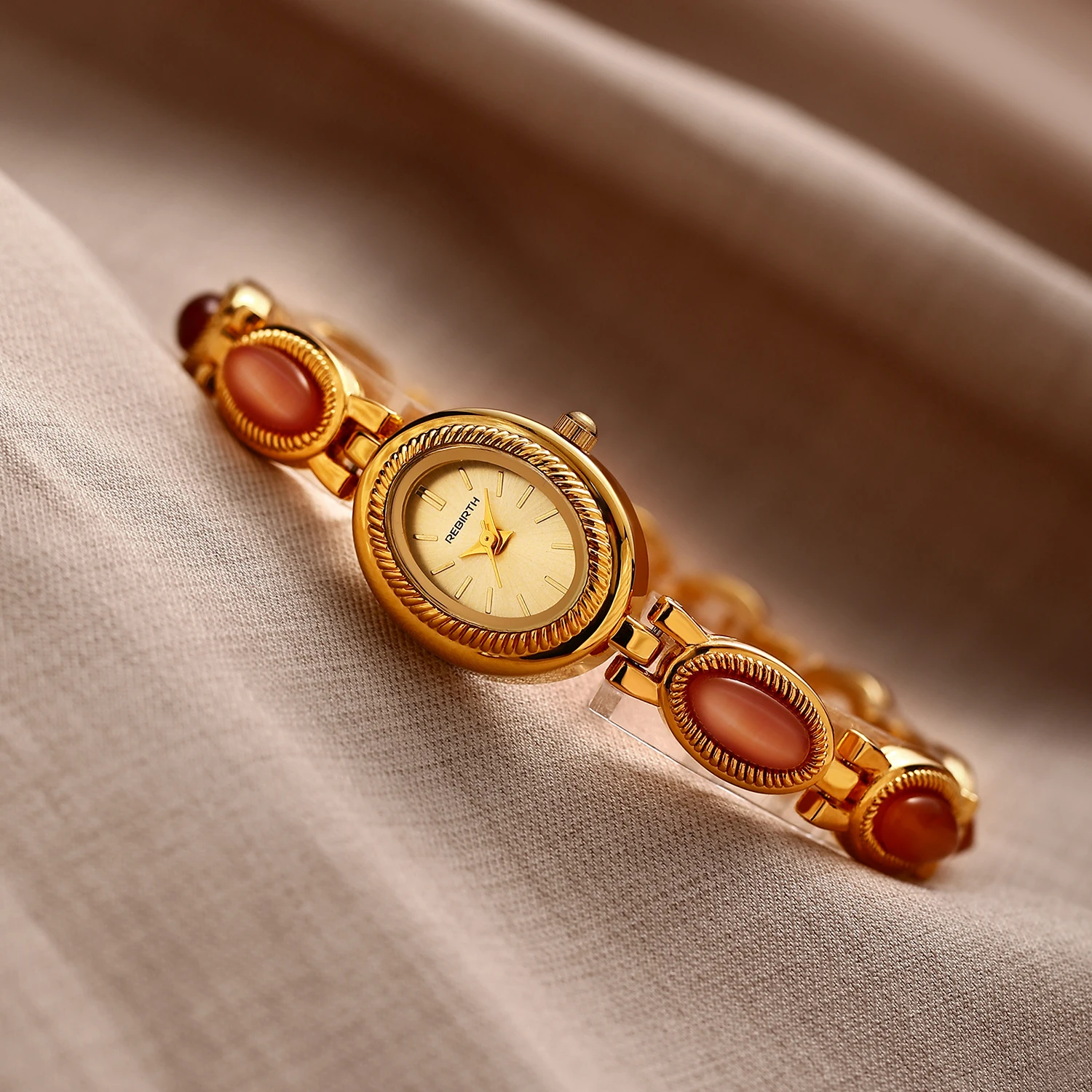 

Часы с овальным маленьким циферблатом, ретро-стиль, легкие роскошные часы-браслет, женский повседневный стиль