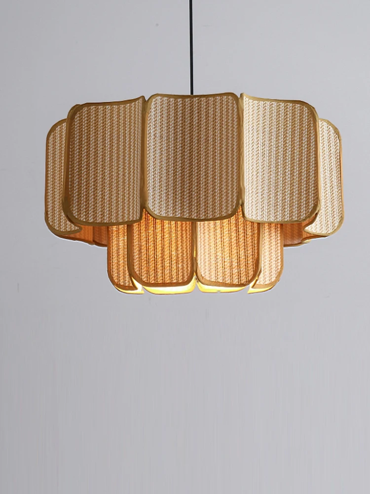 

Ваби Silent Wind B & B Старший креативный бар Дизайнерский стиль Внешняя торговля Искусство из ротанга 2024 Новая люстра