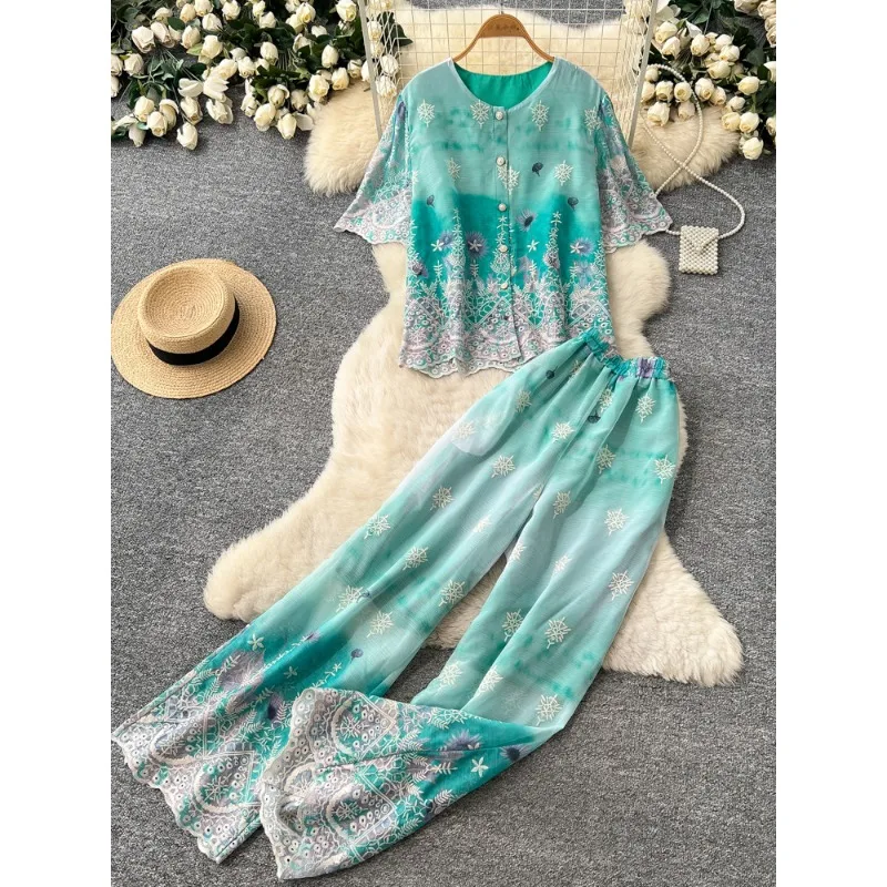 

Новый летний комплект в стиле Vacation: кружевной кардиган с градиентным эффектом и короткими рукавами, брюки с высокой талией и широкими штанинами, модный двухсоставный набор для женщин.