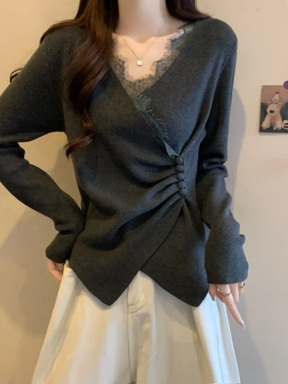 

Женский вязаный топ больших размеров с кружевными вставками и V-образным вырезом, осенне-зимний, с плиссированной талией, асимметричный, в корейском стиле