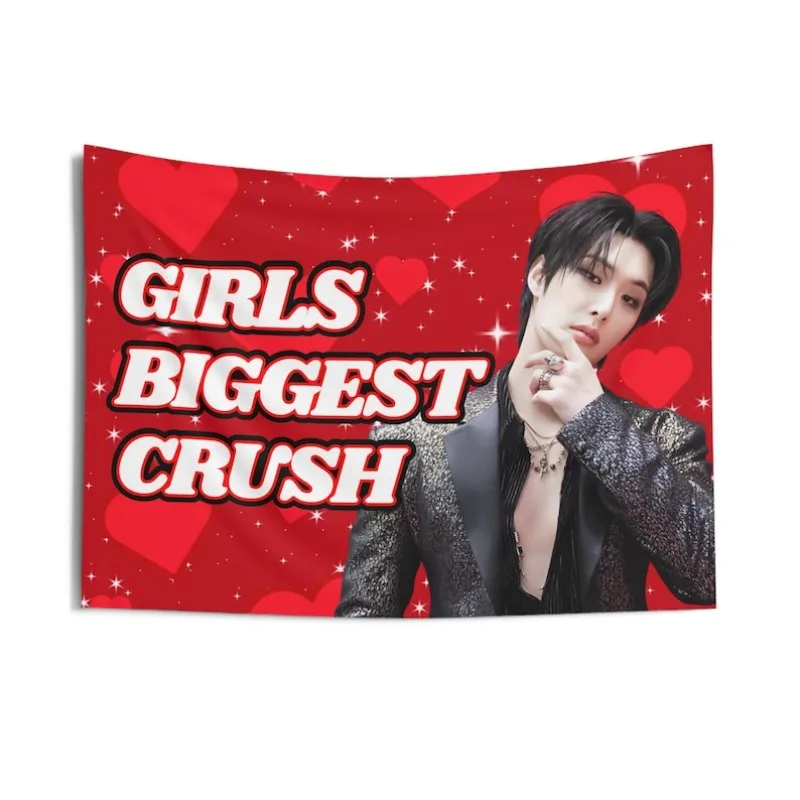 

1 шт. гобелен с изображением K-pop айдола «Girls Biggest Crush», с красным сердцем и блестками, настенное украшение, идеально подходит для декора комнаты фанатов и спальни