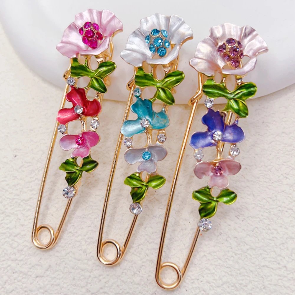 Sweet Flower Shape Lapel Pin Inlaid Shiny Rhinestones Brooches All-match Versatile Corsage Accessories image 2