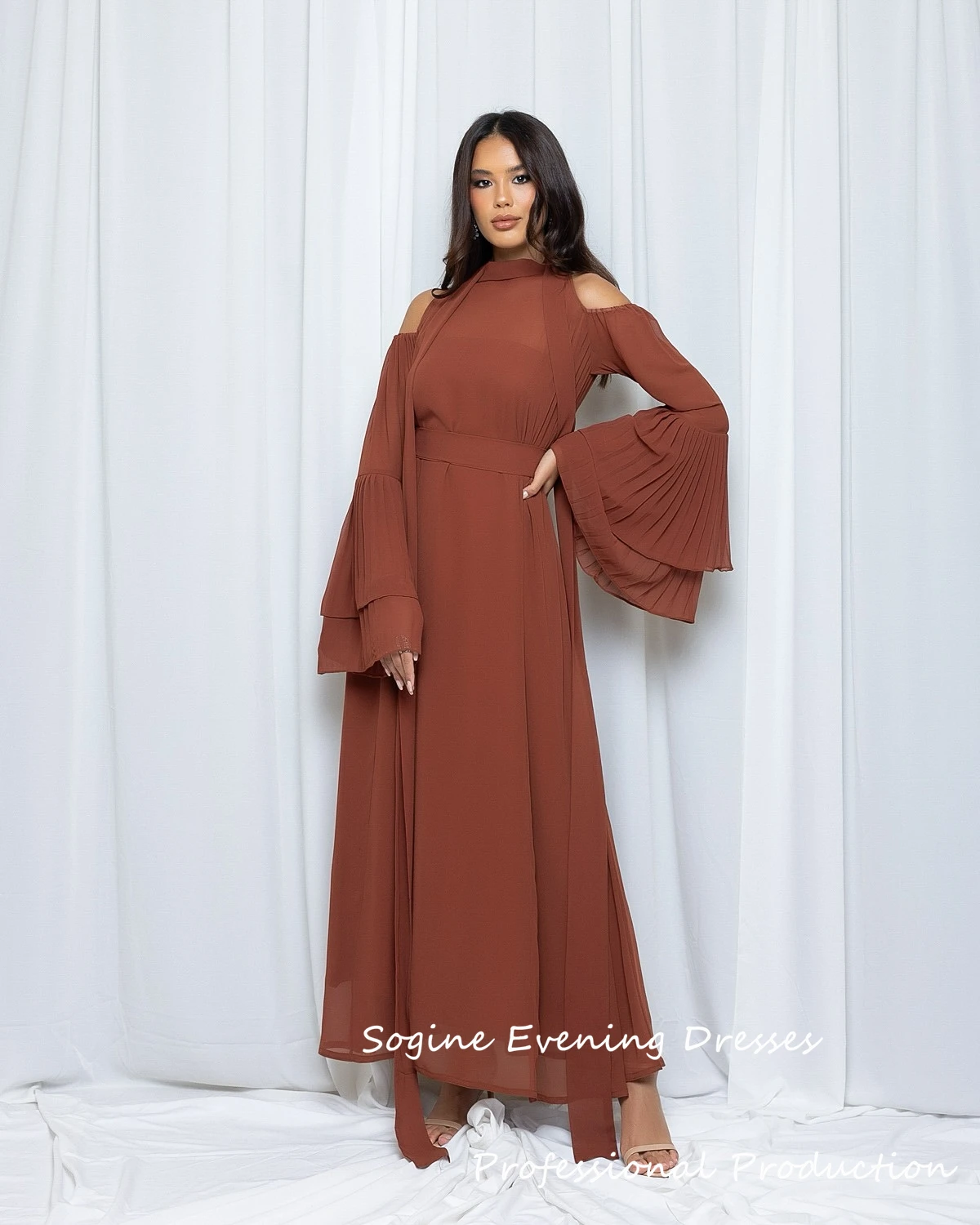 

Chiffon Customized Brown A-Line فساتين سهرة Halter Bare Neck Evening Dress Pleated Sleeve Cocktail Dresses Formal