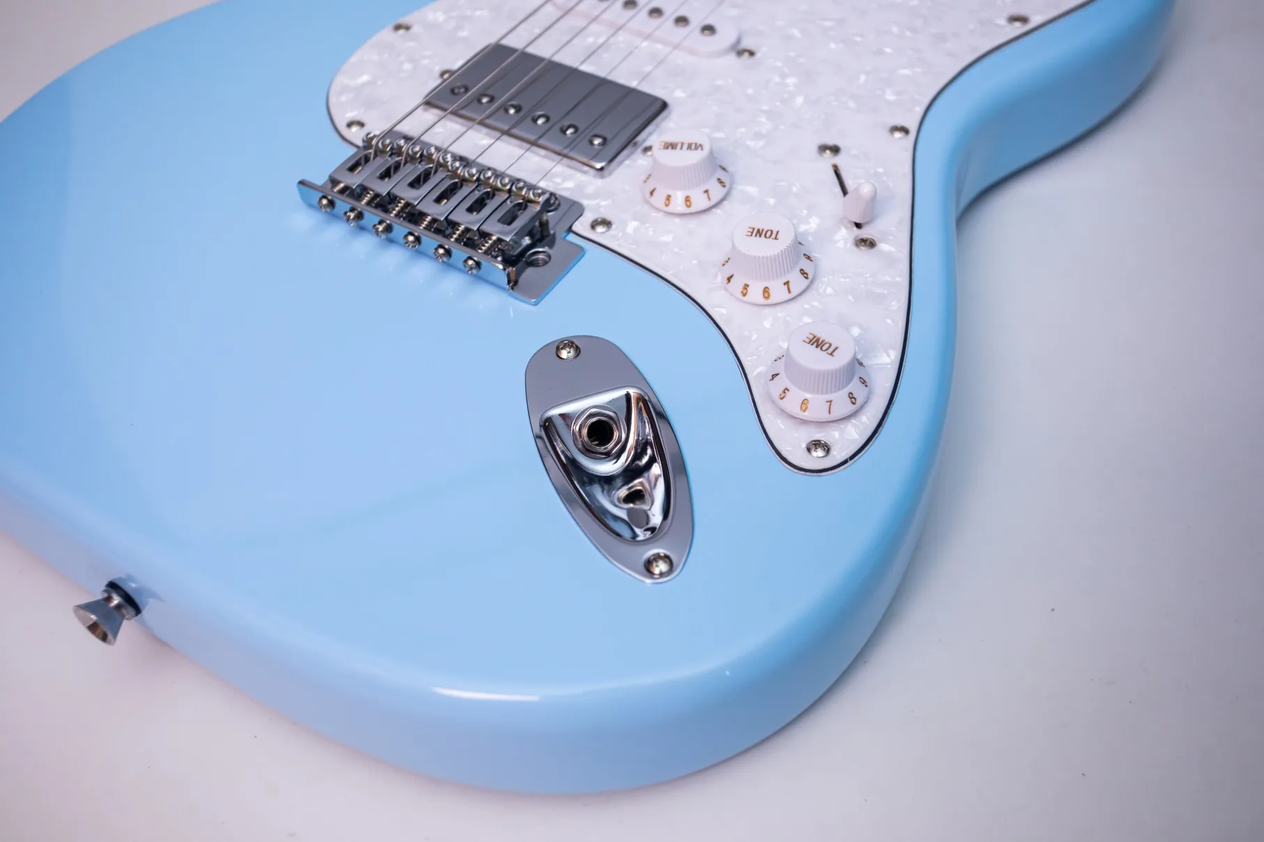 Factory direct sales, can be customized, stock, orders can be shipped directly! Sky Blue 6 String Electric Guitar