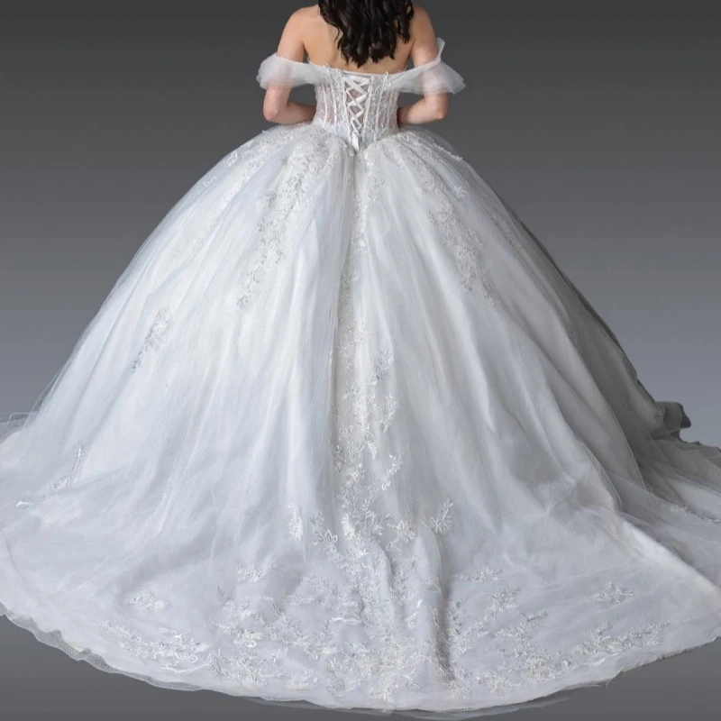 فساتين Quinceanera بيضاء لامعة ثوب حفلة قبالة الكتف زين الدانتيل الخرز تول حفلة عيد ميلاد الحلو 16 فستان Vestidos 15