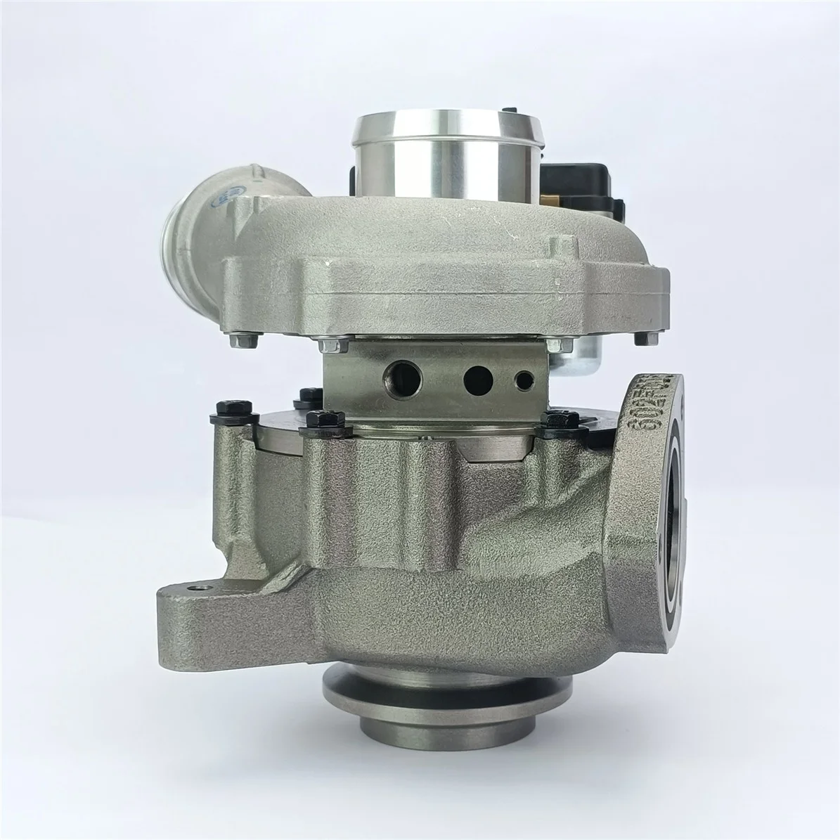 TD04L4-111K3-VG Turbocharger 49477-01214 4947701214  for 9674675380 Lr022358 Lr038322 Fit Land-Rover Evoque/Freelander