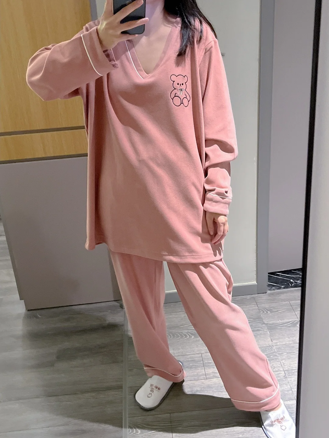 plus Size Women's Sleepwear Set V-Neck Embroidered Casual Pants Outerwear Winter Home Clothes Comfortable Loose Fit Long Sleeve