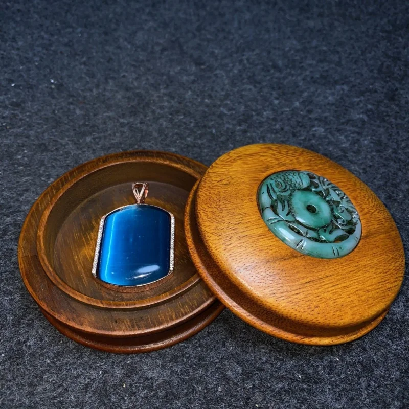 Handicrafts: Rosewood inlaid with mother-of-pearl, mechanical jewelry box, jadeite and amber bracelet, dzi beads, boxwood handle