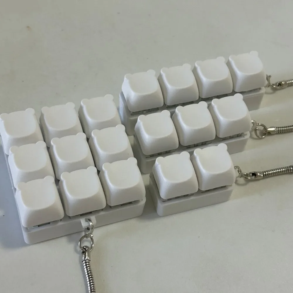 Relaxing 2/3/4/9Keys Fidget Keychain Keys Button Bear Head Finger Keyboard Cap Relief Stress Pass The Time Clicker Toy