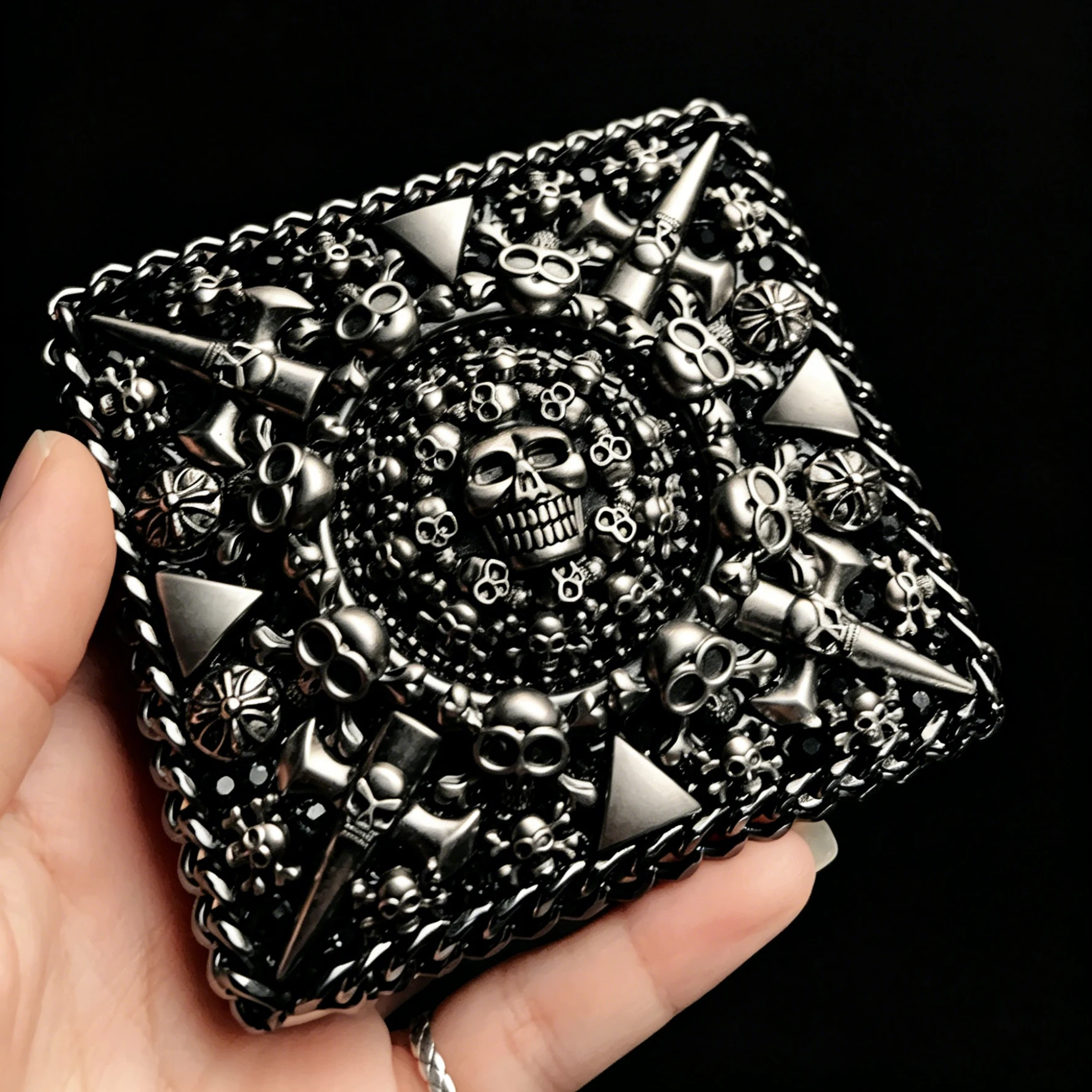 Punk Dark Style Skull Cigarette Case for Smokers Handmade 20 King Size Standard Cigarettes Box Portable Skull Cigarette Holder