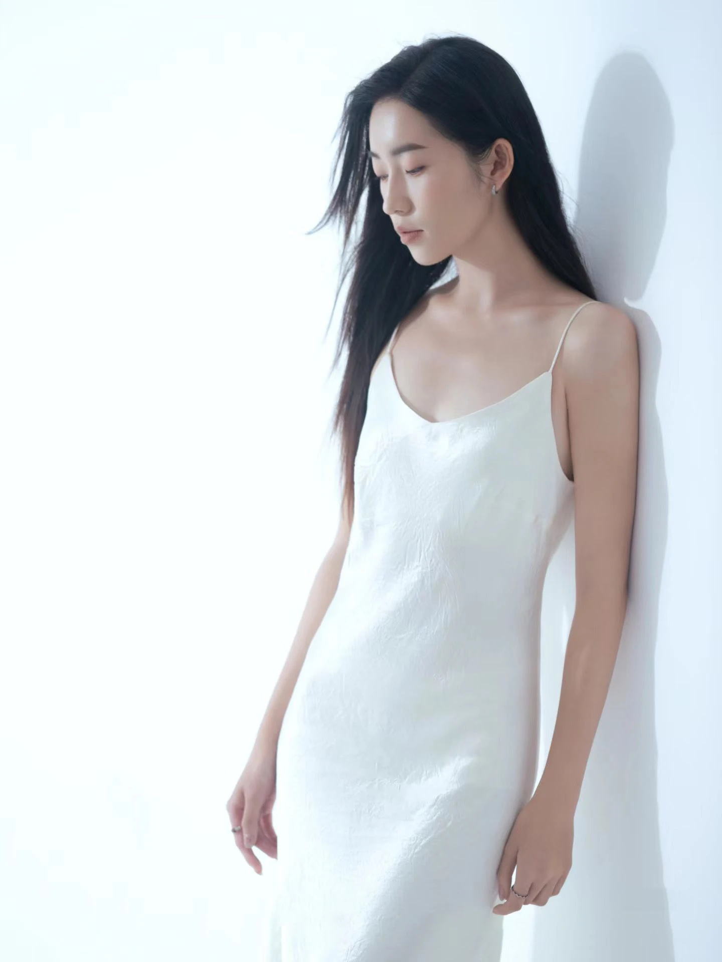 

Korean Style Portrait Photography Studio New Arrival Simple Pure Desire Girl Art Photo Clothing Summer 2024 Ladies Fashion