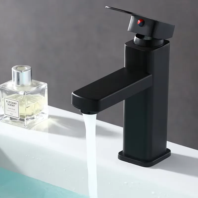 Bathroom sink basin faucet Hot and cold mixer faucet Stainless steel basin faucet Chrome faucet Bathroom accessories