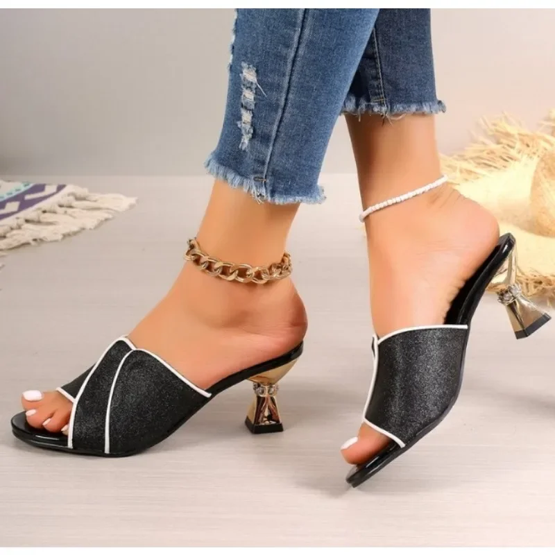 2024 Summer New Women's High Heeled Open Toed Sandals Black Shiny Fashion Square Toed High Heels Color Blocked Women's Shoes