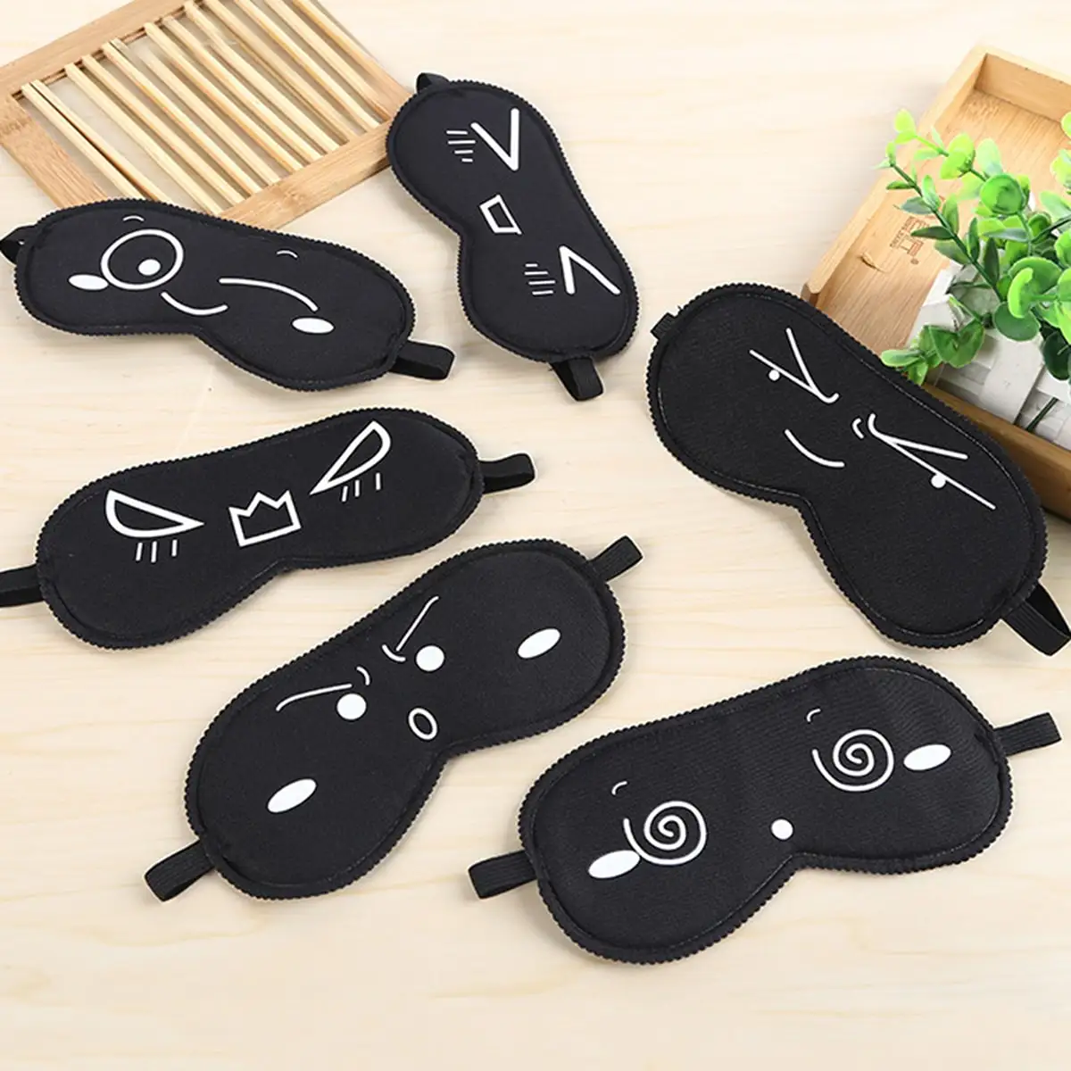 1pc Random Sleeping Eye Mask Black Eye Shade Sleep Mask Black Mask Bandage on Eyes for Sleeping Emotion Sleep Mask