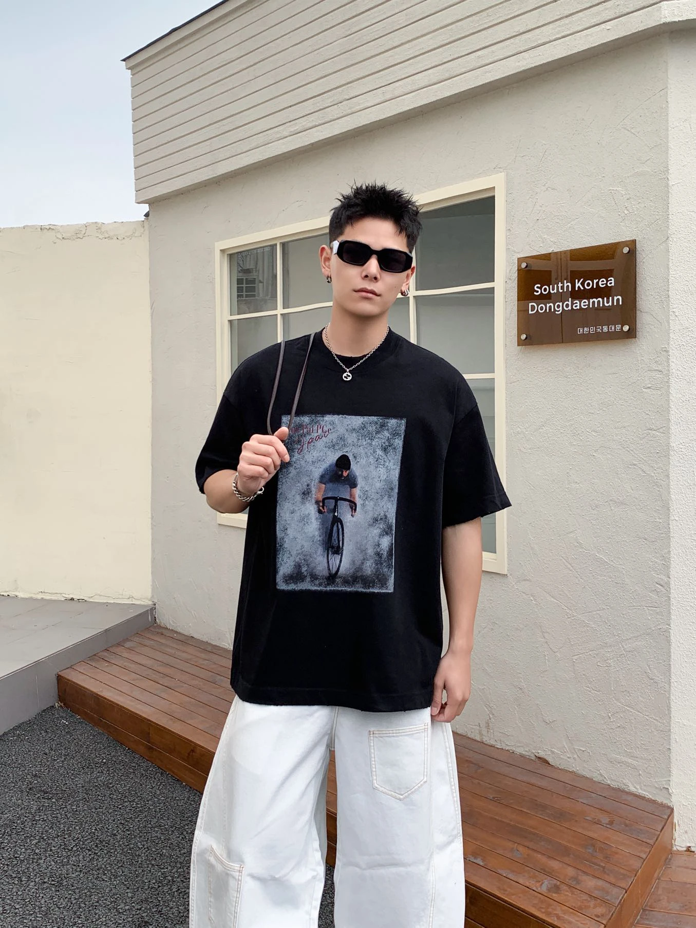 

Retro American Sle Worn-In Print ort Sve T-irt Loose Fit round Ne Men's Spring Summer Faion Brand Cotton Tee