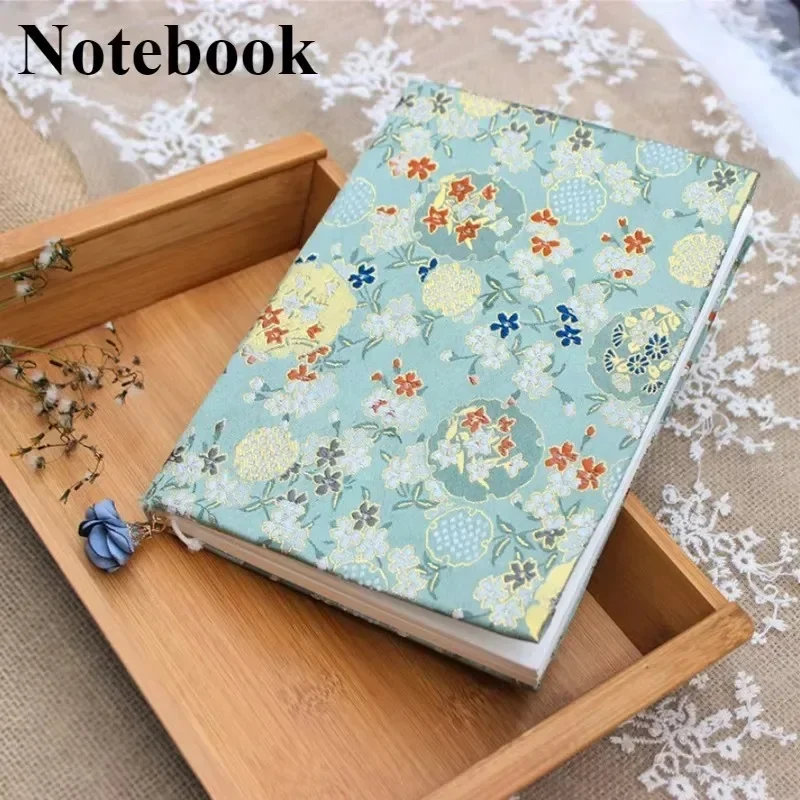 

1 Pc Notepad Beautiful Flower Pattern Jacquard Fabric Book Seal Notebook, A5 Diary Agenda 2025 , A6 School Stationery Notebook