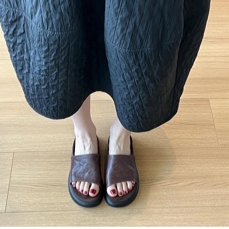 Französische Retro-Sandalen mit offenem Zehenbereich für Damen, bequem, leicht, luxuriös, Sommer, flach, weiche Sohle, dicke Plateau-Hausschuhe