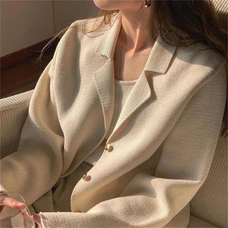 

Spring Autumn Fashion Notched Lapel Knitted Jacket Women Pocket Solid Color Cropped Cardigan Coat Elegant Single Breasted Blazer