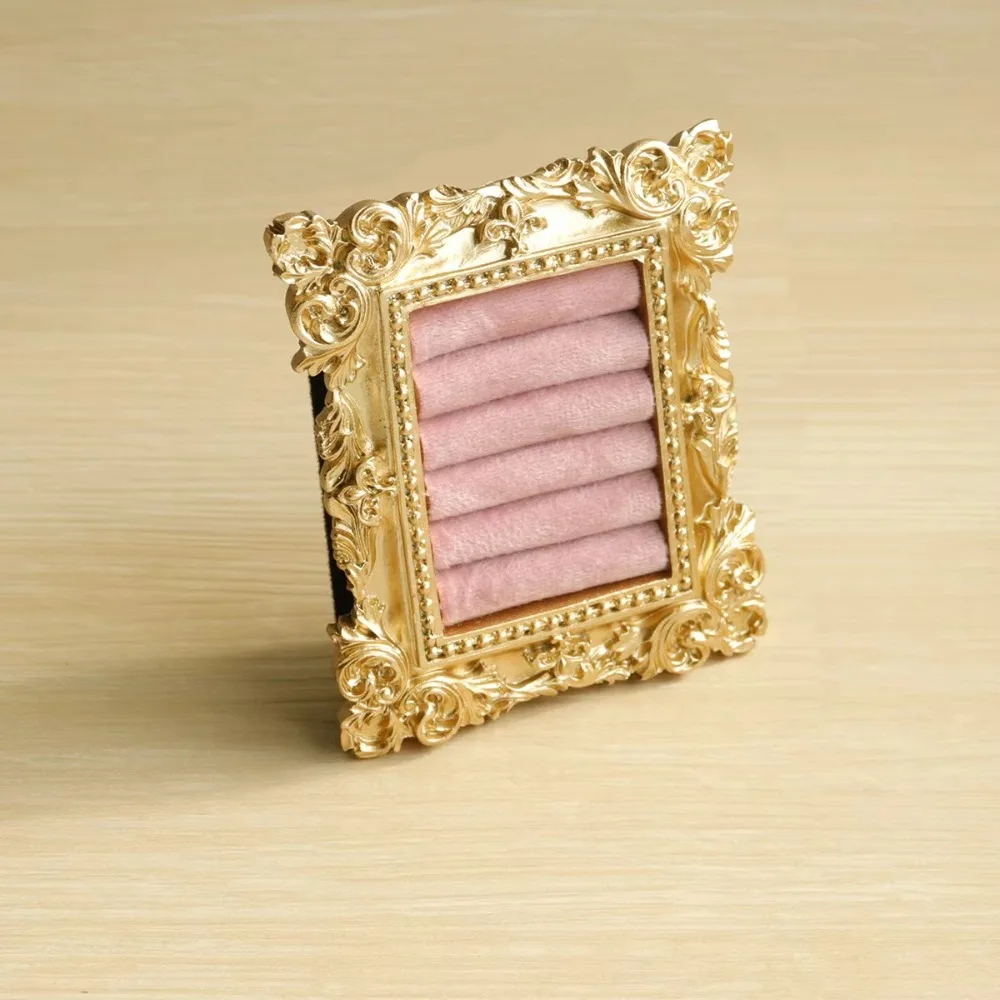 Vintage Gold Ring Display Stand Baroque Design Velvet Organizer Suede Earring Tray Exquisite Photo Frame Jewelry Display Rack