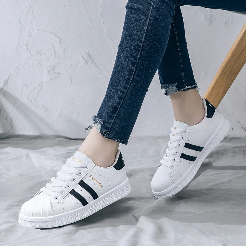 Women White Sneakers Casual Running Shoes Woman Flats New Comfortable Light Breathable Fashion Comfortable Sneakers Tennis Shoes