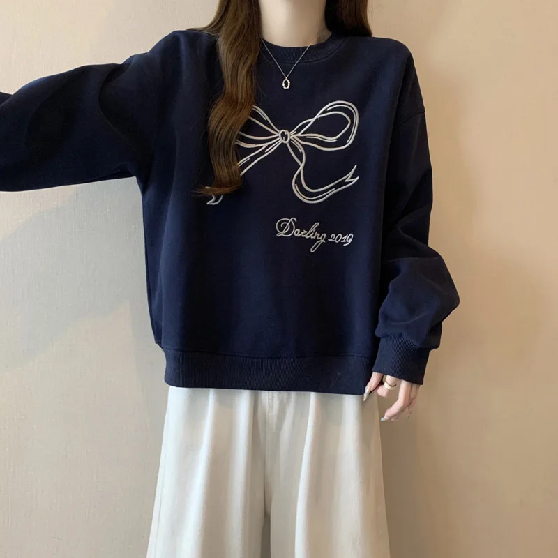 レディース プリントトップ Tシャツ Oネック 長袖 プルオーバー プリント カジュアル ルーズ Tシャツ 秋 2025 わずかに伸縮性のある刺繍入り