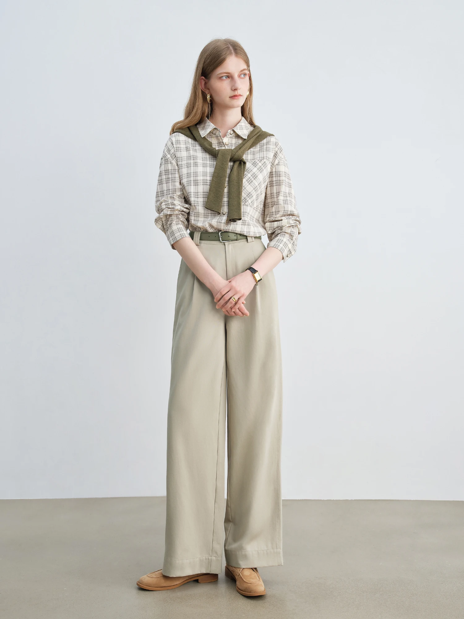 ZIQIAO الأزرق الأكاديمي شريط المرأة طويلة الأكمام الرجعية فحص قميص 2025 الخريف جديد وصول النساء القمصان دون شال 25ZQ92311