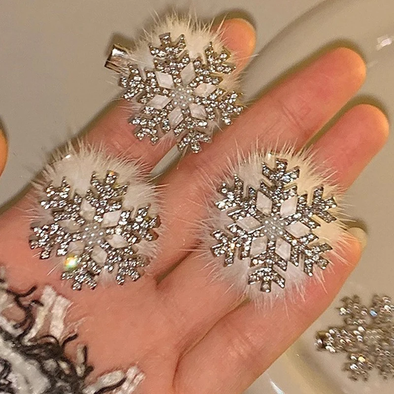 

Christmas Sweet Shiny Rhinestone Snowflake HairPins Plush Snowflake Duckbill Hair Clips for Women Girls Fashion Hair Accessories