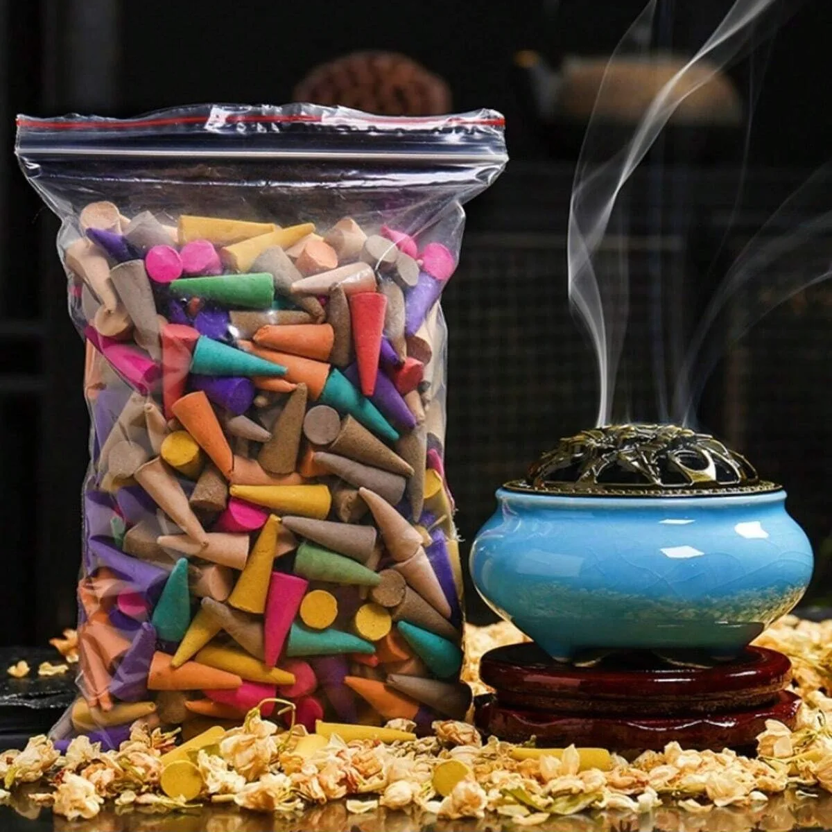 Premium Incense Cone Mix Set, Including 6 Types of Fragrant Cones Such as Rose, Jasmine, Osmanthus, Lemongrass, Sandalwood, and Vanilla |   Cleanse Your Body and Mind |   Suitable for Meditation, Relaxation, and Holiday Gifts |   Simple and Elegant Packaging |   Multi-Scent Set