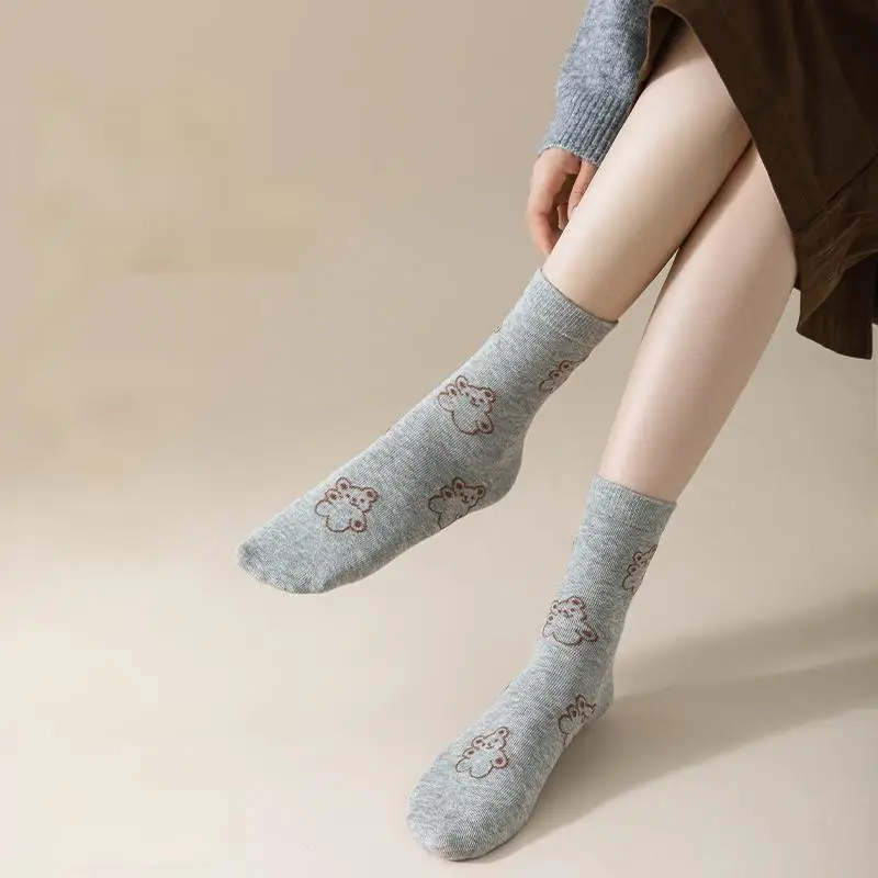 Four seasons can wear cute little bear cotton socks, women's delicate casual cotton socks, women's short socks, women's gifts