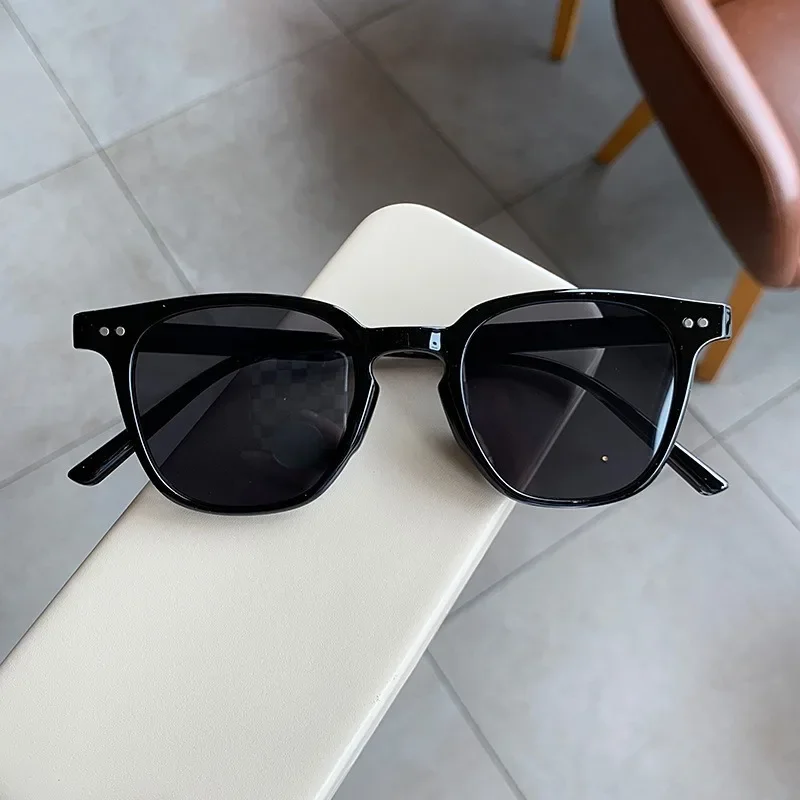 Women UV Resistant Sun Glasses Ultra Light Round Frame Resin Sunglasses Vintage Sunglasses for Men Sun Protection Eyewear gg image 3