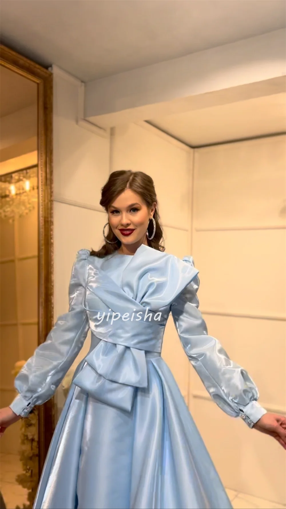 ที่กำหนดเองที่สวยหรูสไตล์โมเดิร์นโบว์จีบเอ-ไลน์คอตักชุดยาวสั่งทำพิเศษชุดโอกาสที่มีคุณภาพสูงซับซ้อน