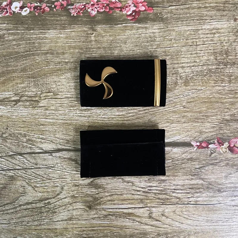 Officiers marins de la marine, épaulette de grade, base en velours noir, hélice d'ancre en métal doré, emblème d'étau arrière, amiral