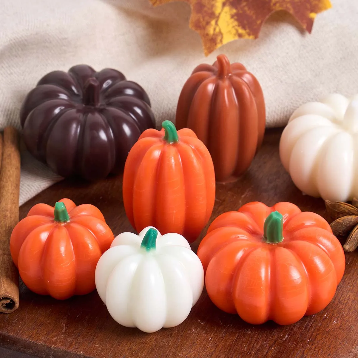 3D Mini-Kürbis Silikon-Kerzenform DIY Handgemachte Seifen- und Wachsform Halloween Heimdekoration Harz-Gips-Gießform Bastelwerkzeuge